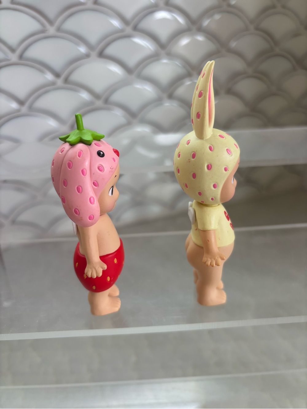 Sonny Angels Strawberry Love Series - Lop and Rabbit (set of 2) - Picture 2 of 5
